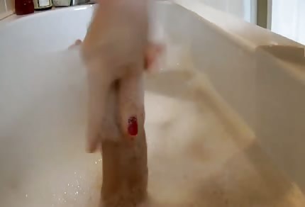 Handjob in der Badewanne