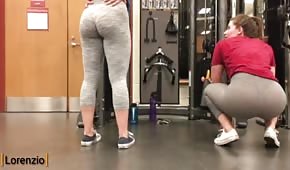 Arsch trainieren im Fitnessstudio